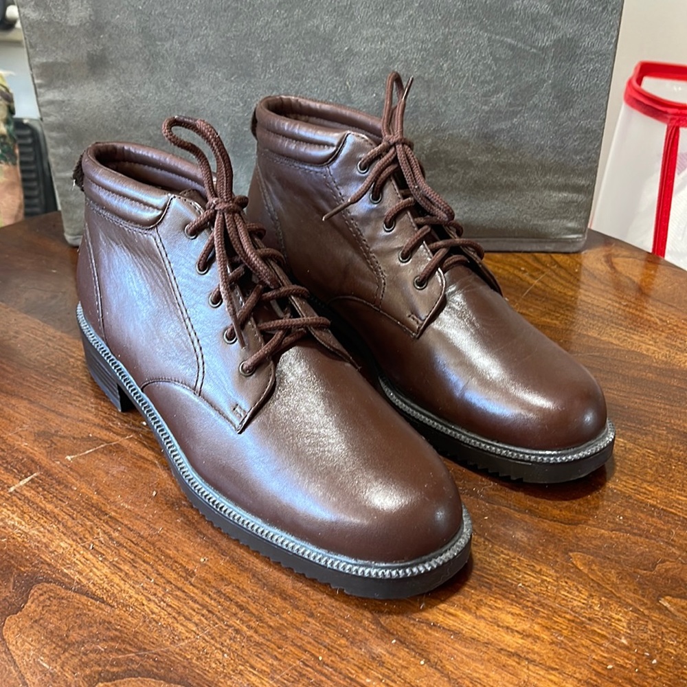 Danexx Empress vintage ankle boots, size 8.5, gently used